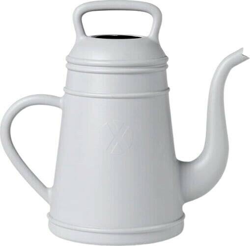 Capi Plastic Watering can 8 L blackXala Lungo 8L grey Arrosoirs