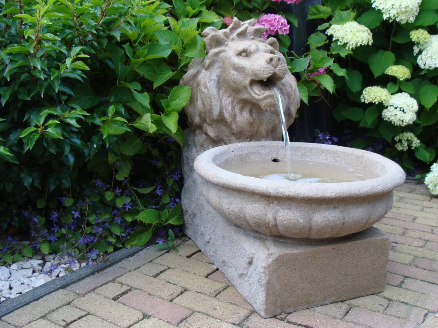 Ubbink Fontaine lion Basel Fontaines de jardin